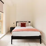 The East London Mile Place - Cosy 2Bdr Flat With Balcony